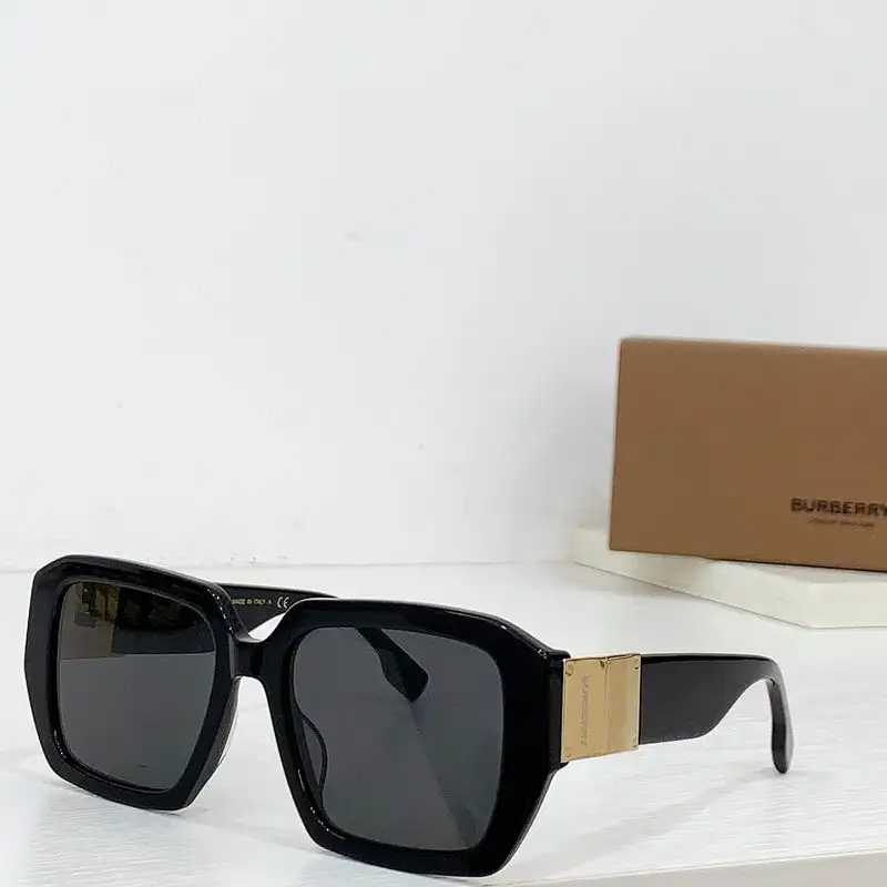 Burberry Glasses (92)